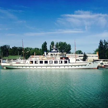 In Siofok/balaton 19994
